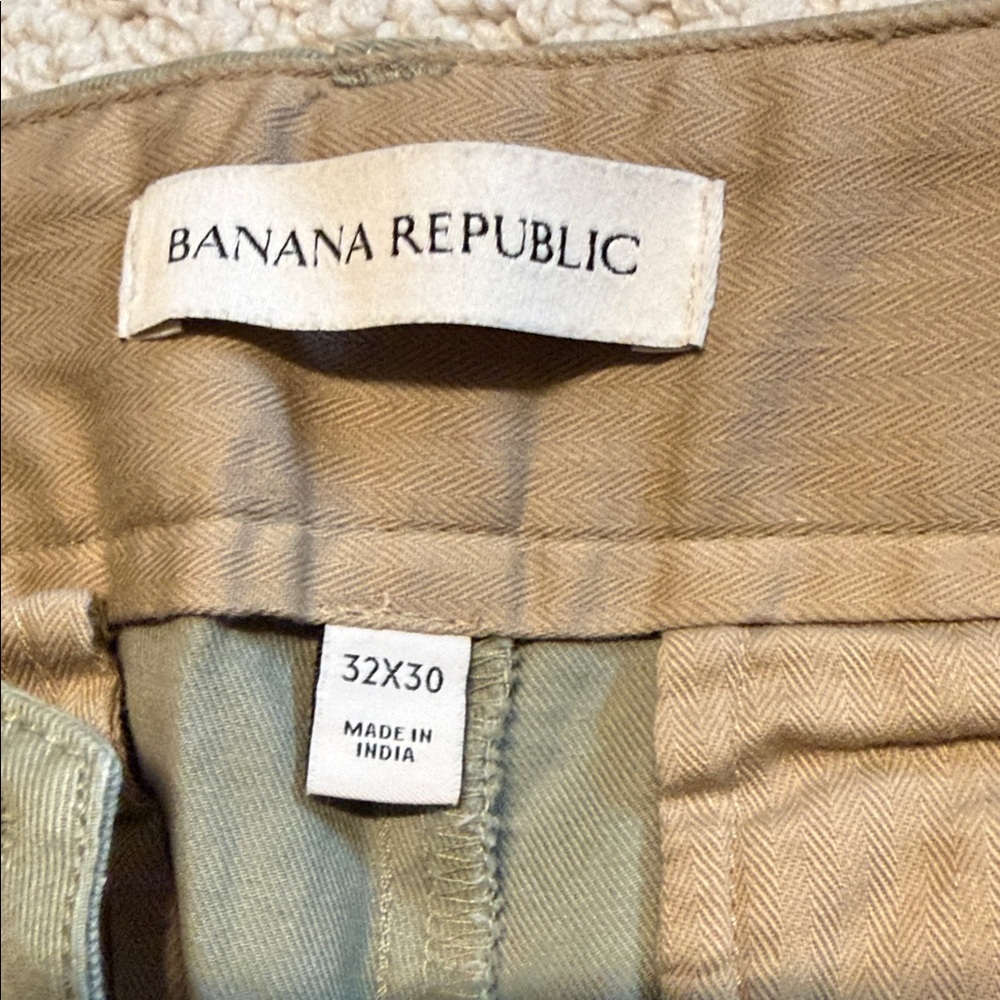 Banana Republic Olive Chino Pants for Men - Picture 4 of 4